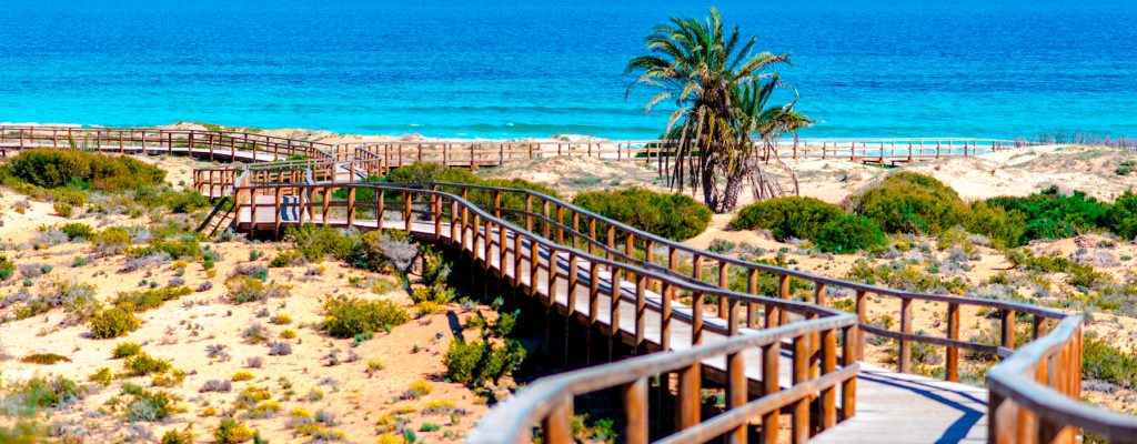 Huizen te koop in Spanje aan Costa Blanca met zeezicht en zwembad in vakantiebestemming
