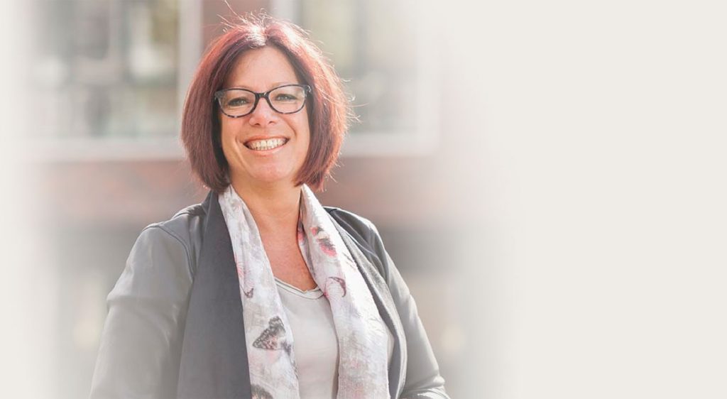 Student volgt opleiding projectadministratie - projectmedewerker is een leuke en goedbetaalde baan met veel afwisseling en mo
